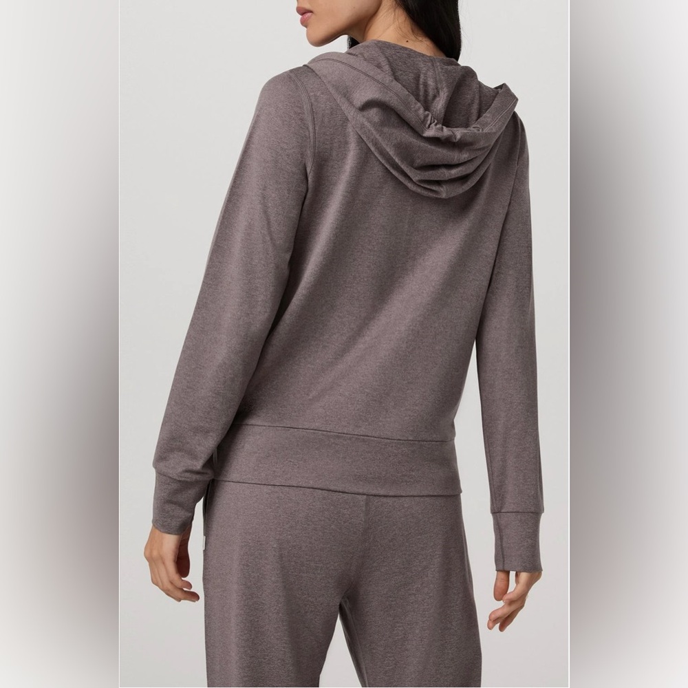 Vuori Halo Performance Hoodie 2.0 - Picture 2 of 10